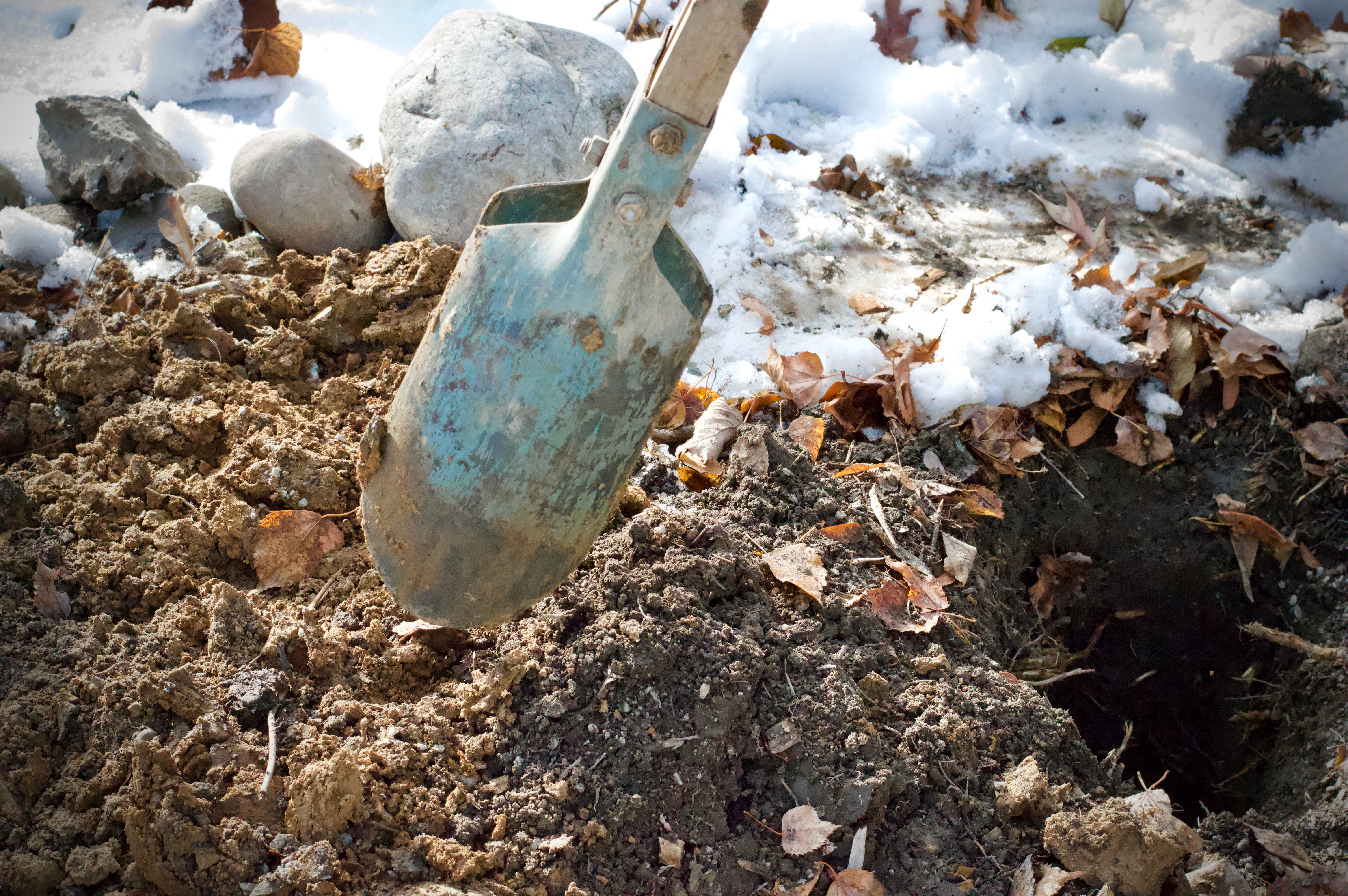 digging-hole-post-digger